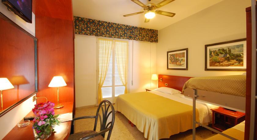 Hotel Spiaggia Pesaro Room photo