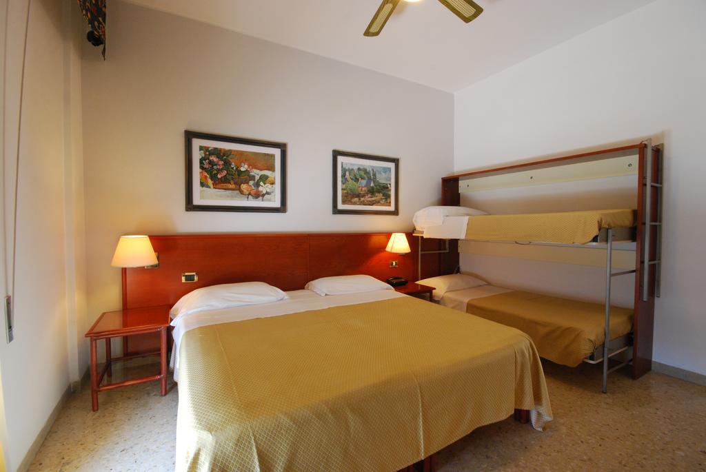 Hotel Spiaggia Pesaro Exterior photo