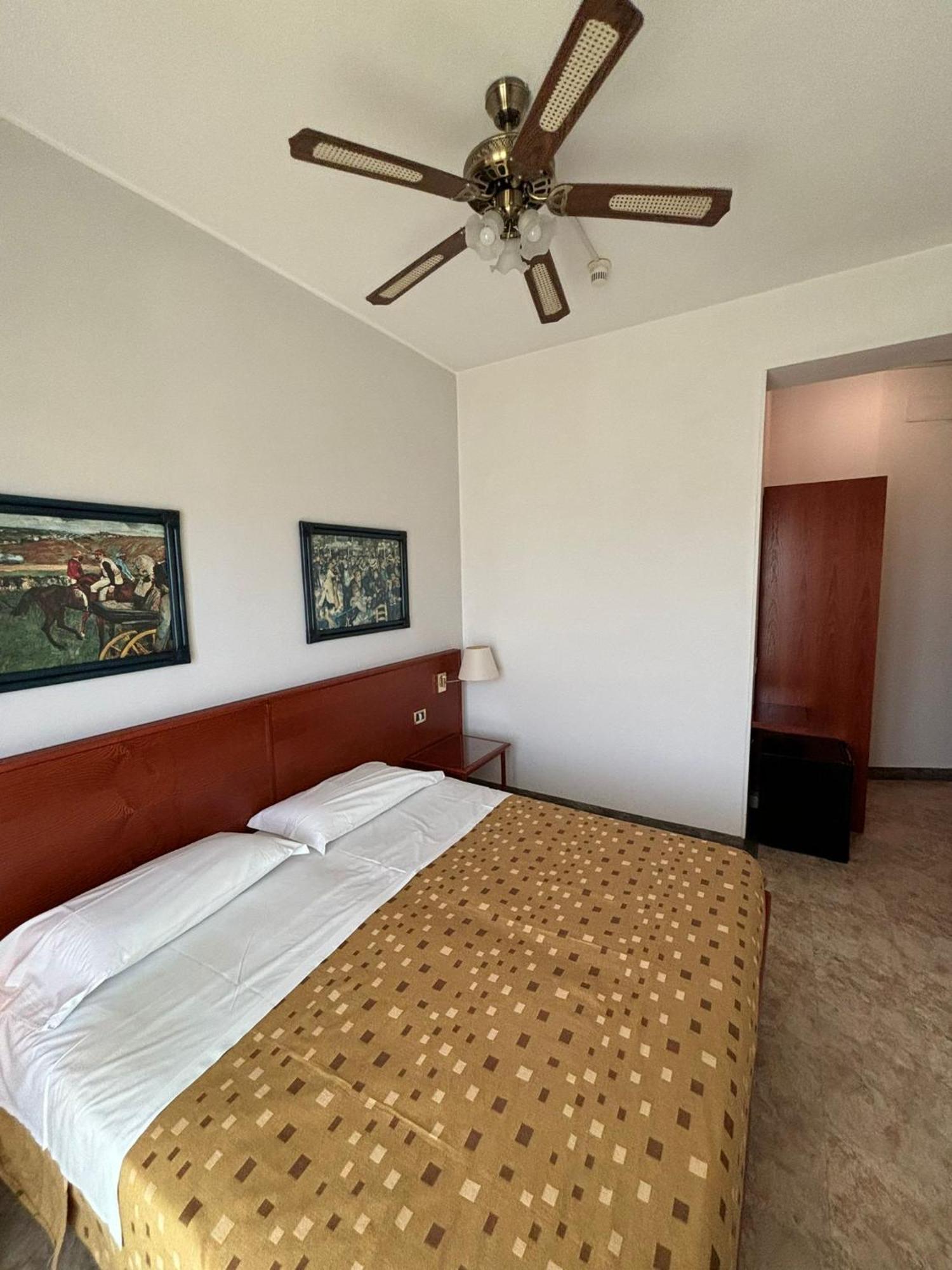 Hotel Spiaggia Pesaro Room photo