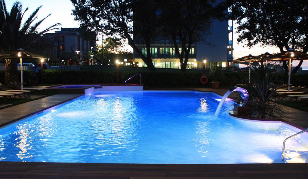 Hotel Spiaggia Pesaro Exterior photo